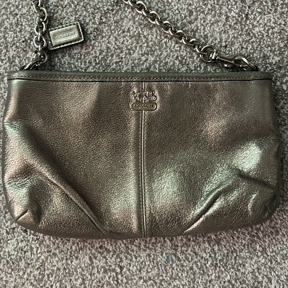 100% authentic rare Coach wristlet - Picture 1 of 8